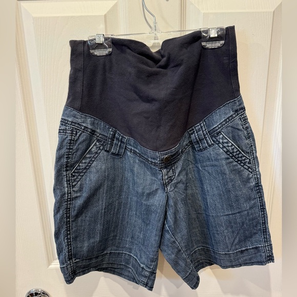Thyme maternity shorts - Picture 1 of 2